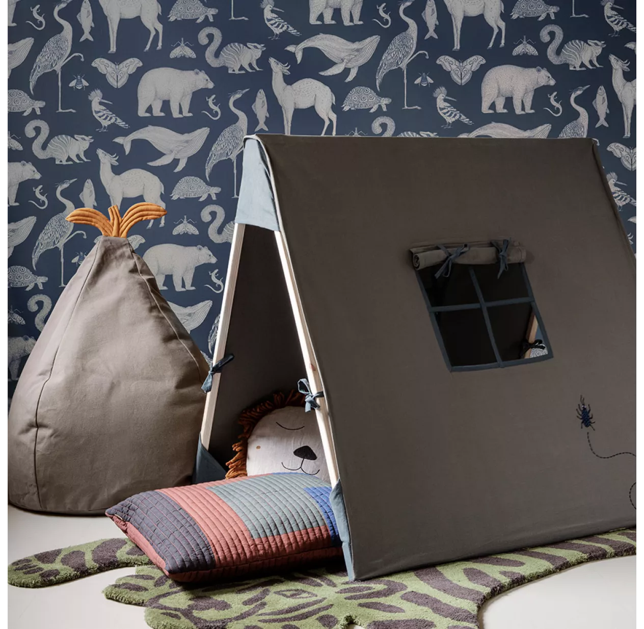 Ferm LIVING Pouf Poire - Kaki – Image 2